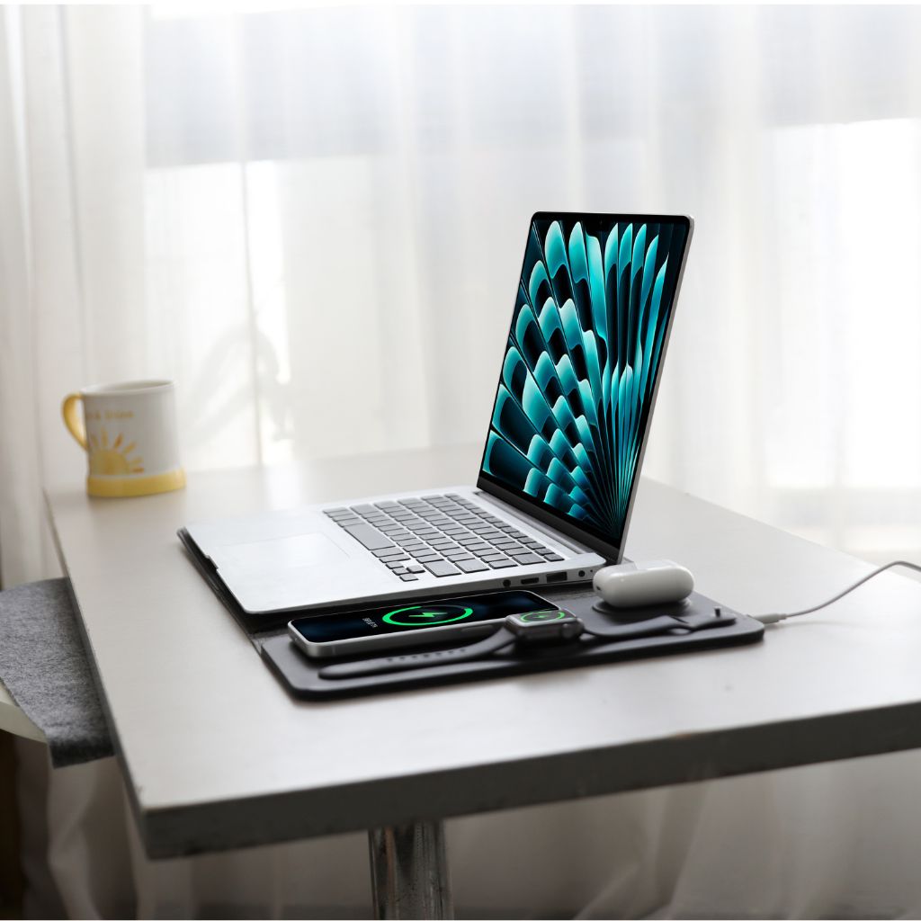 5 in 1 wireless charging laptop sleeve